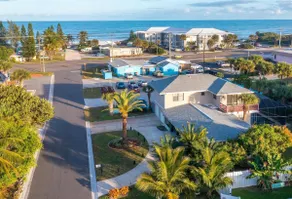 SAND CASTLE: Big beach house. Walk to Beach. Heated Pool in screened pool house. - Image 2