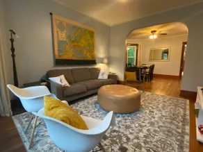 Beautiful, sunny 2nd floor 3BR/1BA w free parking - Image 4