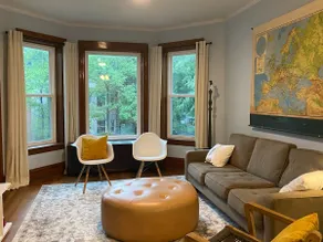 Beautiful, sunny 2nd floor 3BR/1BA w free parking - Image 5