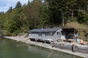 Boat House at Sunset Marine Resort - Image 2