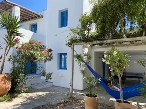 Waterfront house, sea view and pool - Image 2