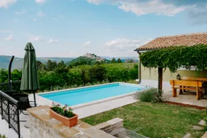 Casa Monteriol in the middle of the vineyard - Image 3