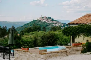 Casa Monteriol in the middle of the vineyard - Image 2