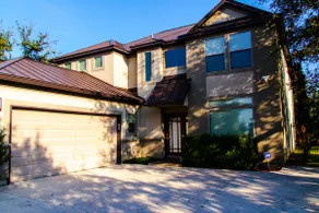 Leo's House · Gated Luxury · Pool & Stone Oak - Image 2