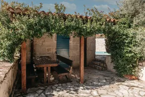 4 bedroom house + pool in the heart of vineyards - Image 5