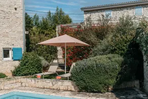 4 bedroom house + pool in the heart of vineyards - Image 3