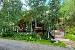 Sundance Streamside Cozy Two Bedroom Hot Tub Cabin - Image 5