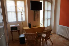 Independent room on beautiful inner courtyard. - Image 4