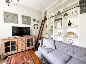Penthouse Level, Stunning Wrigley Stay - Image 3