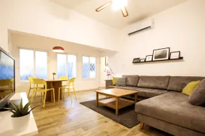 Austin Vibe | Artistic 2BR | Near Masada St - Image 1