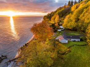 Inviting Waterfront Beach Cabin on 12 acres - Image 2