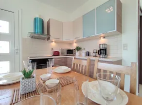 Villa with private pool just 3 minutes from the beach - Image 4