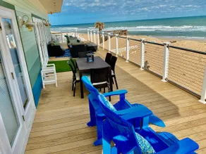 Artist's Beachfront Duplex, Only 25 ft to water! - Image 4