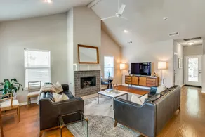 Riverside Craftsman Home near Downtown Fort Worth - Image 3