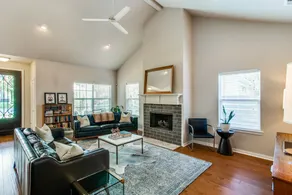 Riverside Craftsman Home near Downtown Fort Worth - Image 2