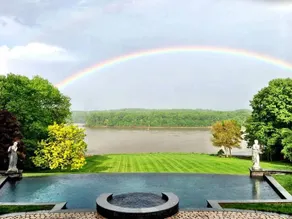 Hudson River Estate with salt.water infinity pool - Image 3