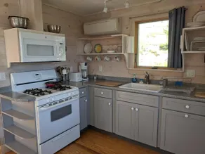 Stonington Harbor Cottage - Image 3