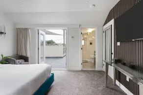 Chestnut Suite 101 with pool & hot tub - Image 2