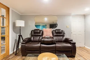 Free parking, Coffee at Elegant Elmont Suite - Image 4