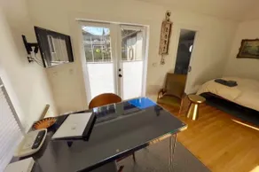 Modern Rockridge Studio with Private Deck - Image 5