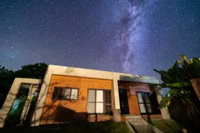 Spacious 4-BR, Free Car, Near Airport, Sleeps 10! - Image 2