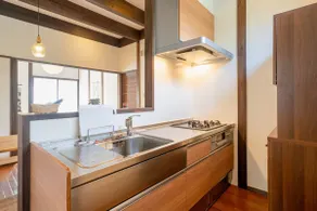 Spacious 4-BR, Free Car, Near Airport, Sleeps 10! - Image 4
