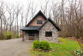 Cozy Cabin | Near Idlewild | Book Your 2026 Stay - Image 2