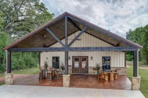 Beautiful custom barndominium perfect for Aggie game day, events and getaways! - Image 2