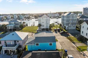 Canal View Porch • 1-Min Walk to Beach • Parking - Image 2