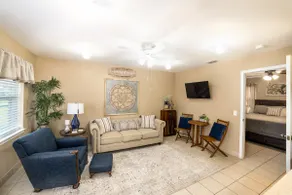 Peaceful/Private Apartment with separate entrance - Image 2