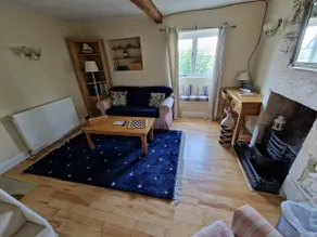 Warm and Cosy 'Half-pint ' Victorian cottage. - Image 3