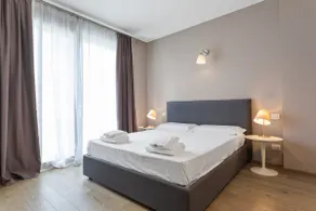 Cadorna apartment with two bedrooms and terrace - Image 3