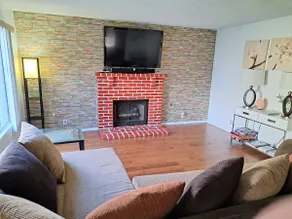Spacious Entire Home in LA's Peaceful Neighborhood - Image 2
