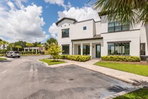 Stylish Villa w/ pool near Disney w/ lake views - Image 5