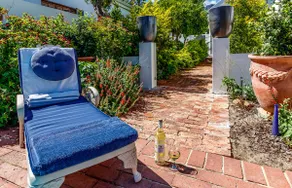 Bleu Cobalt Cottage - Image 4