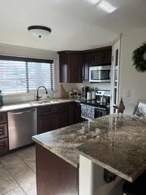 Cute house on the Snake River - Image 3