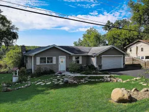Cozy Cottage With Prairie & Lake Views Near Summer Activities & Lake Geneva - Image 5