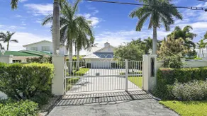 Beautiful Waterfront Intercoastal Home - Image 2
