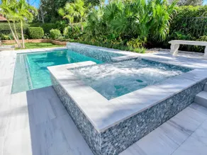 Beautiful Pool Home with Spa, close to Beaches - Image 4