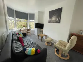 1st Floor 1 bed flat. Light, spacious and modern. - Image 2