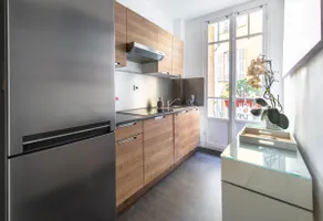 Central Art Deco Flat with Balcony, 1BR, 42 m². - Image 5