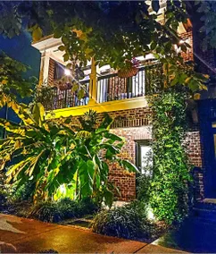 Oakwood near downtown with Nespresso, Bikes & Bidet. - Image 2