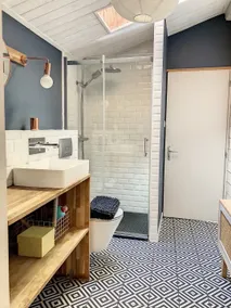 Karakterhus med have og terrasser - Image 3