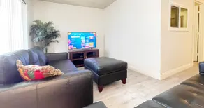 ♥♥♥♥♥ Parkside Home – Central to ALL ATTRACTIONS - Image 2
