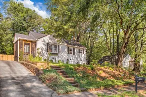 Old Oak Tree in EAV - stylish 3/2, walk to town! - Image 2