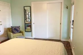 Serene Mid-Century Refuge in North Dallas - Image 3