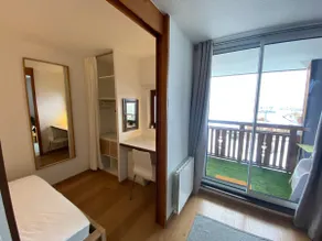 4 Star SKI-IN Full South Apt, 2 BR, Sleeps 4/6ppl - Image 4