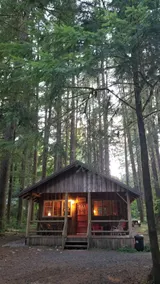Judy's Vintage Mt. Hood Cabin. - Image 2