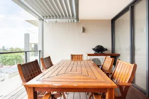Wollongong Executive CBD Apartment - Image 5