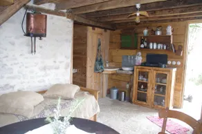 Experience a getaway in my winegrower's cabin! - Image 3